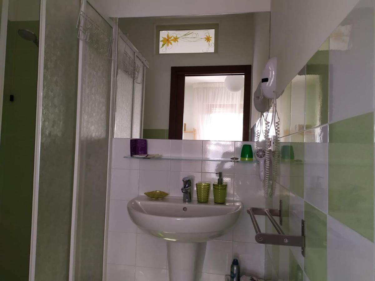 רוזטו דליי אברוצי B&B La Casa Di Angelica מראה חיצוני תמונה