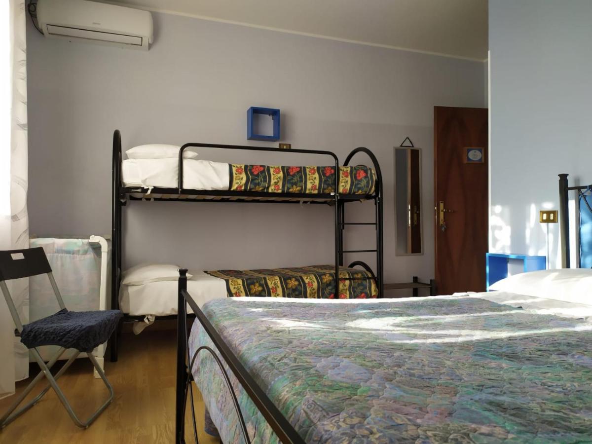 רוזטו דליי אברוצי B&B La Casa Di Angelica מראה חיצוני תמונה